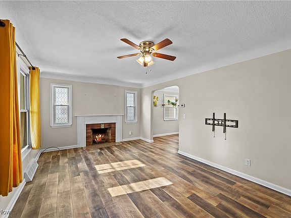 4th image of 3952 W 227th St