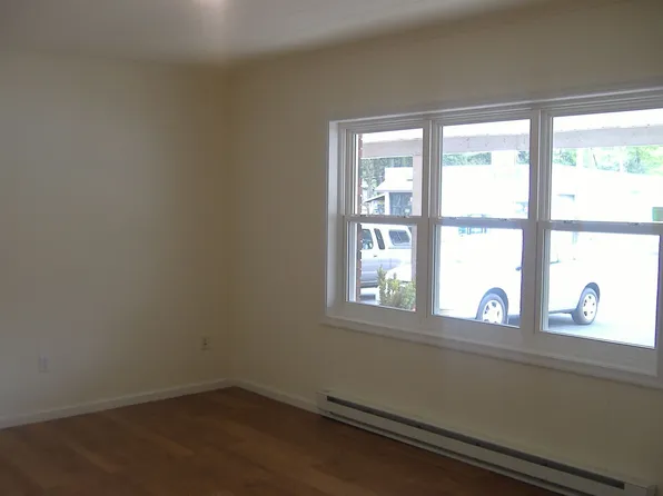 West Main Apartments, 2000 W Main St #3ece8ca9e, Stroudsburg, PA 18360