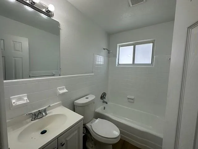 5911 NE 18th Ave #4 — Photo 13