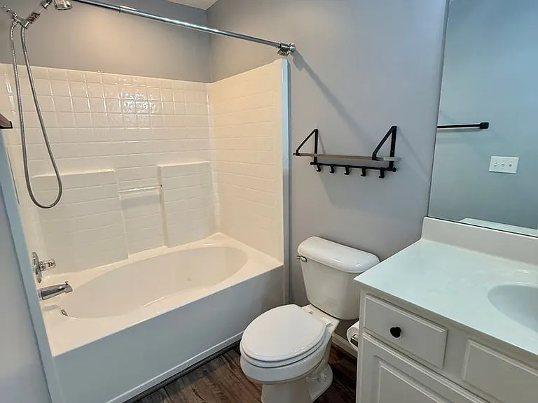 917 Creek Crossing Trl — Photo 22