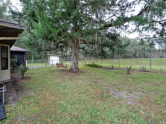 5th image of 4268 NE 32nd Cir