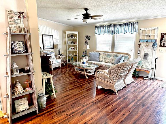 5th image of 1072 Weslin Creek Dr.