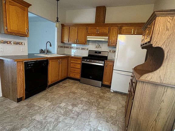 4th image of 8171 Chickadee Ct
