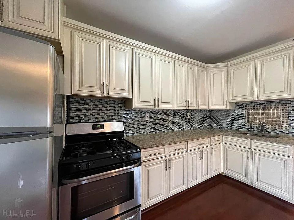 1st image of 820 Wyckoff Ave #3R
