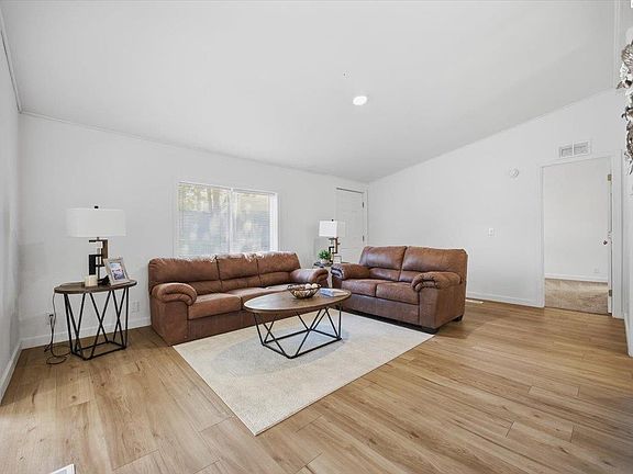 5th image of 400 14th St Lot 20