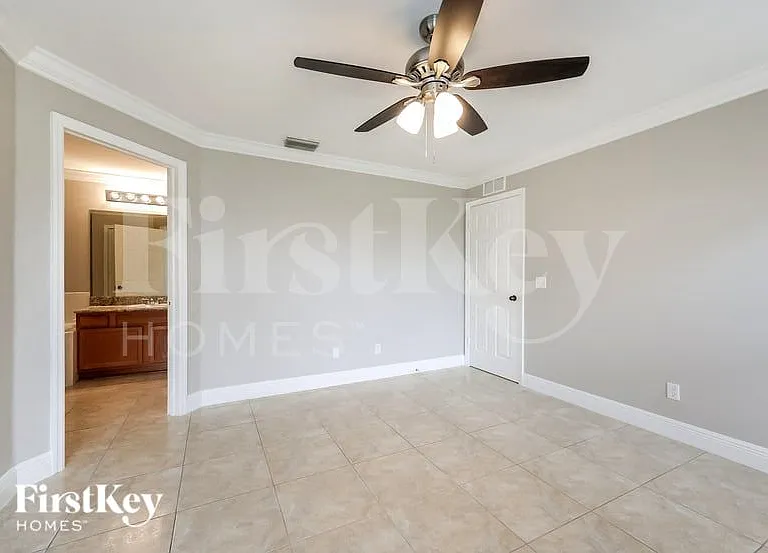 1839 NW 19th Pl — Photo 9