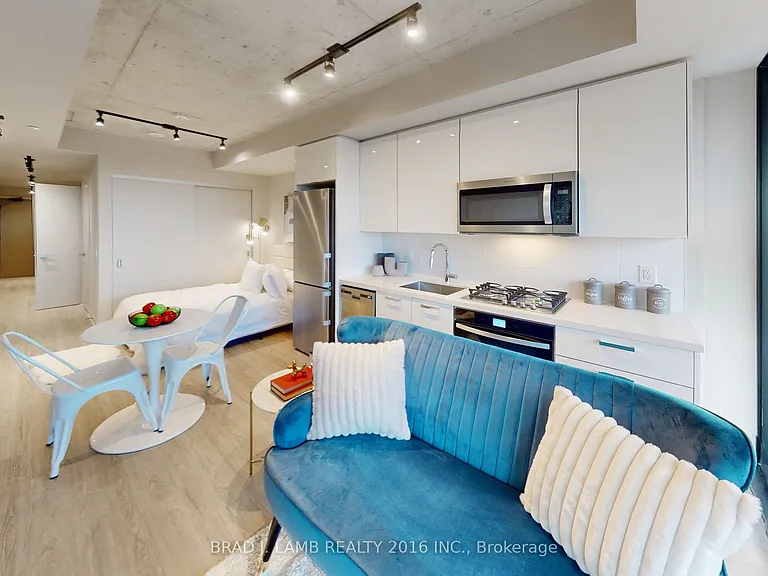 195 McCaul St #1014 — Photo 5