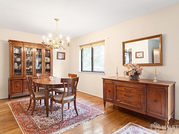 4th image of 227 Tanglewood Dr