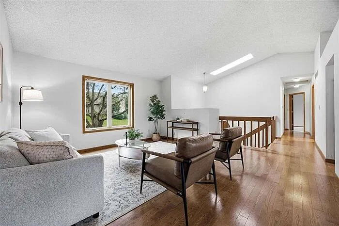 3 bed, 2.5 bath, 1738 sqft, $2,800 — Photo 2