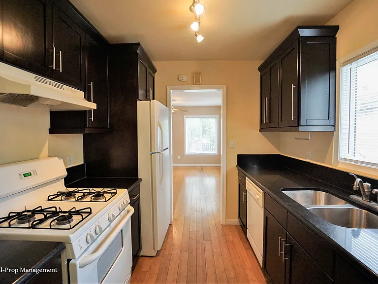 3786 10th Ave #HOUSE — Photo 2