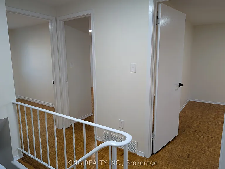 37 Vanier Pl — Photo 9
