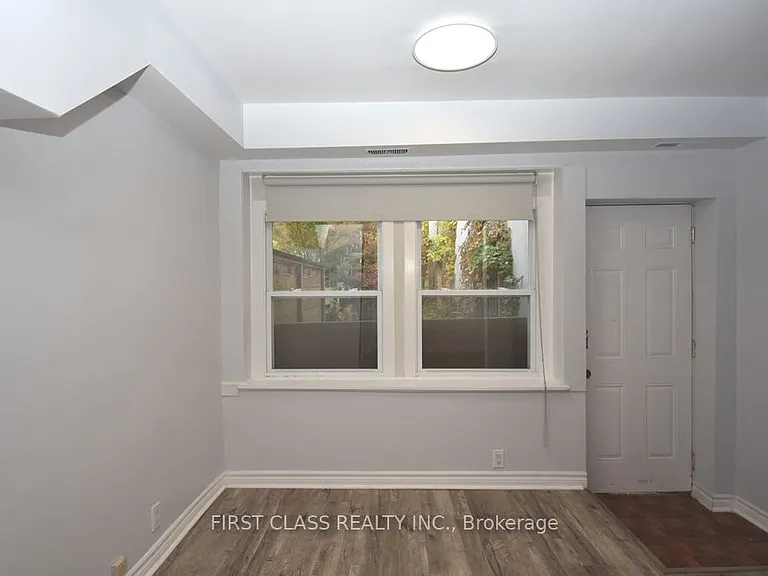 133 Coxwell Ave E #BASEMENT — Photo 10
