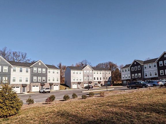 3rd image of 110 Summit Dr #109