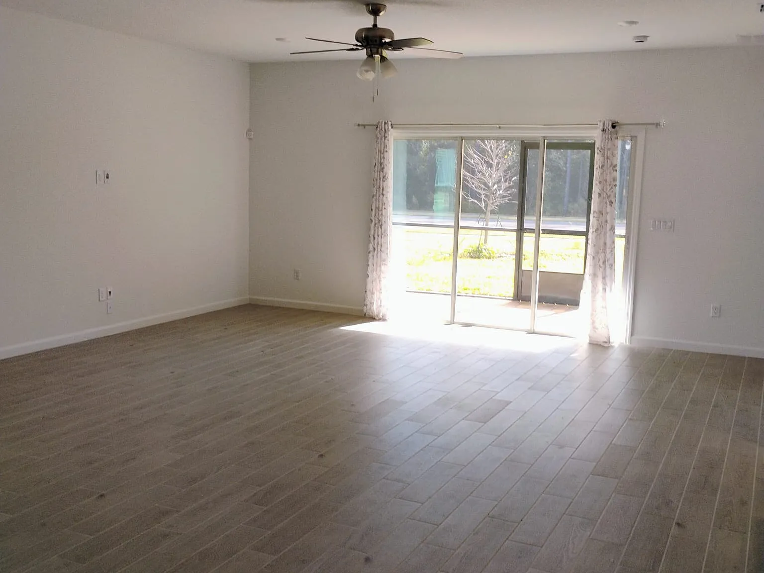 4 bed, 1943 sqft, $2,150 — Photo 3