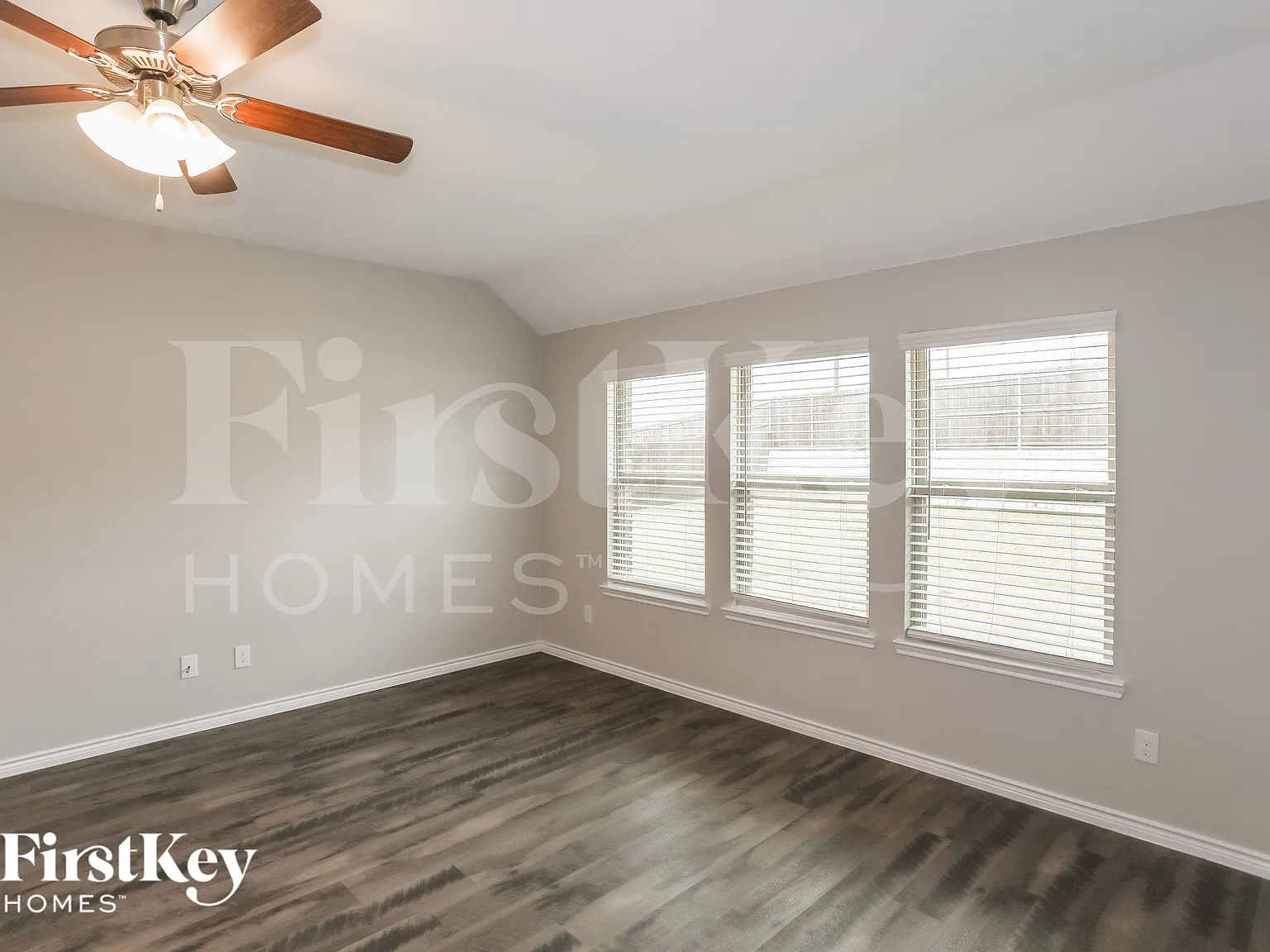 4 bed, 2.0 bath, 2003 sqft, $2,360 — Photo 3
