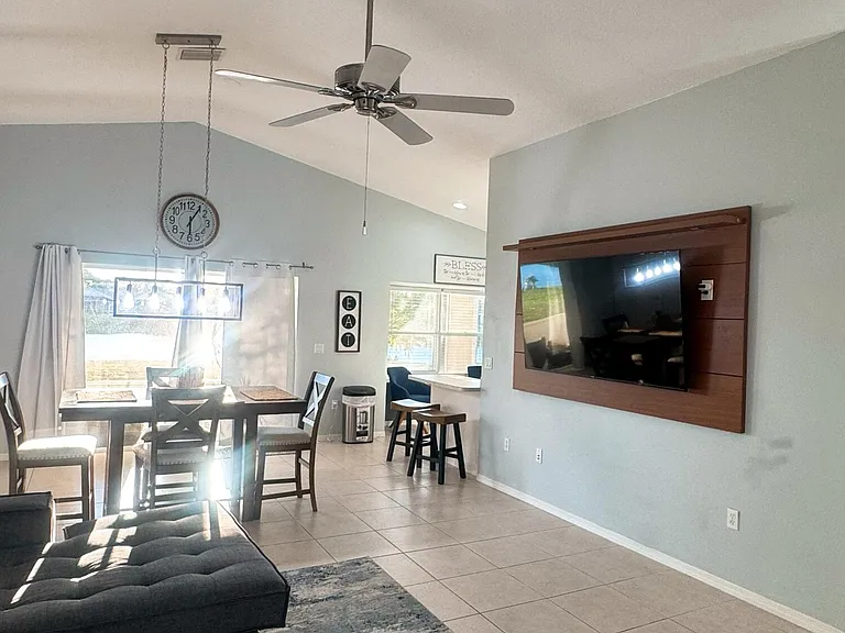 532 SW Indian Key Dr — Photo 10