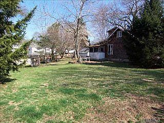 3rd image of 26 Kalmia St