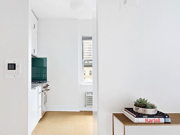 4th image of 124 E 91st St APT 5A