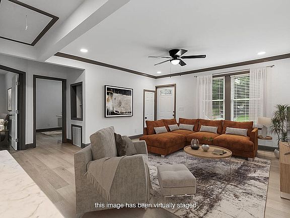 5th image of 502 Red Oak Ave
