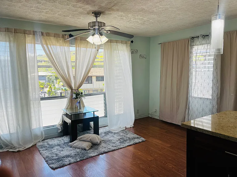 1935 Kalihi St #A — Photo 3