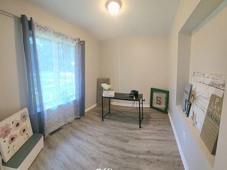 3697 Floretta St — Photo 12