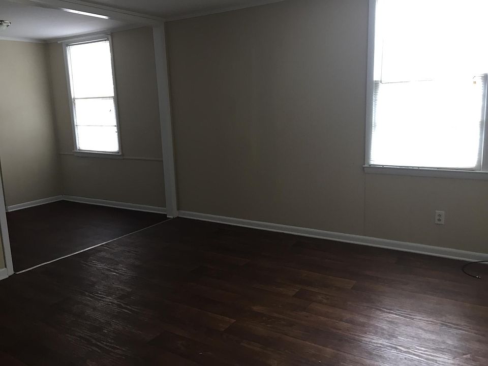 2nd image of 215 S Main St APT 107