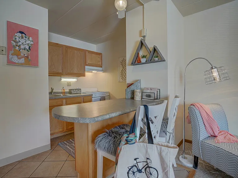 Inez Apartments — Photo 21