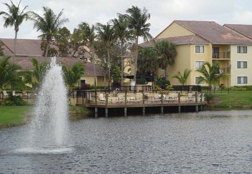 COMMUNITY LAKE