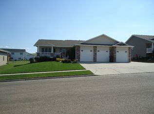 2913 Sleepy Hollow Loop, Bismarck, ND 58501