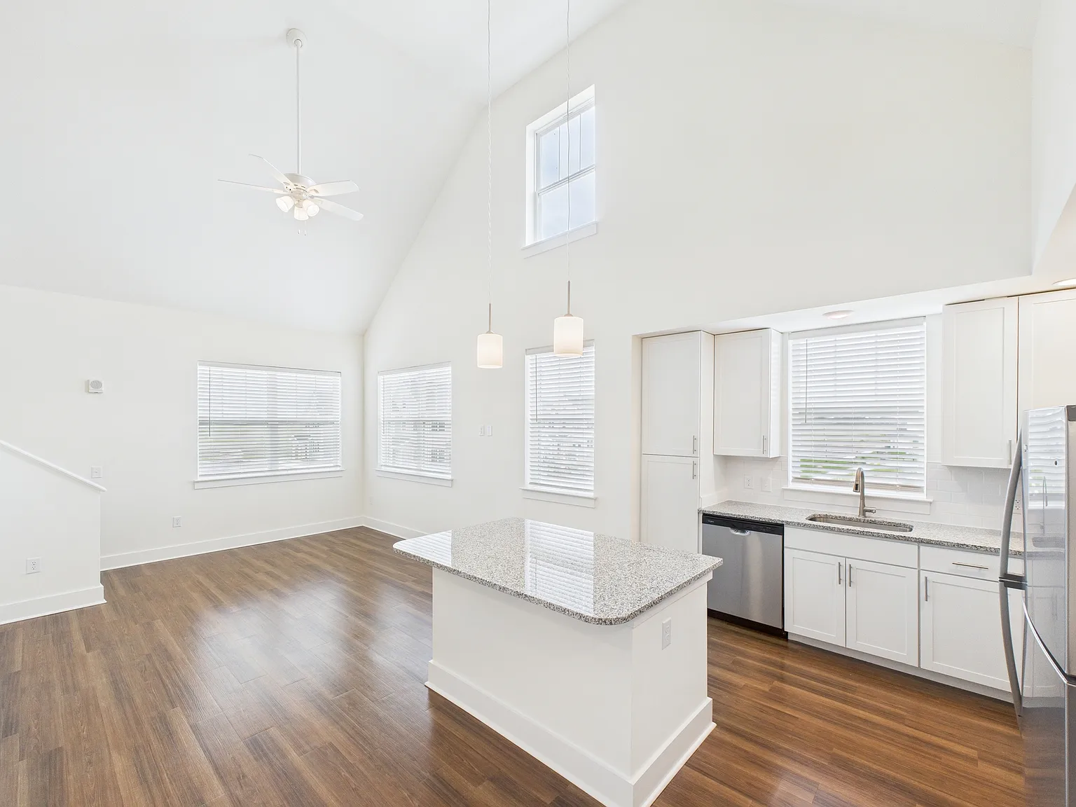 2 bed, 1390 sqft, $2,239 — Photo 2