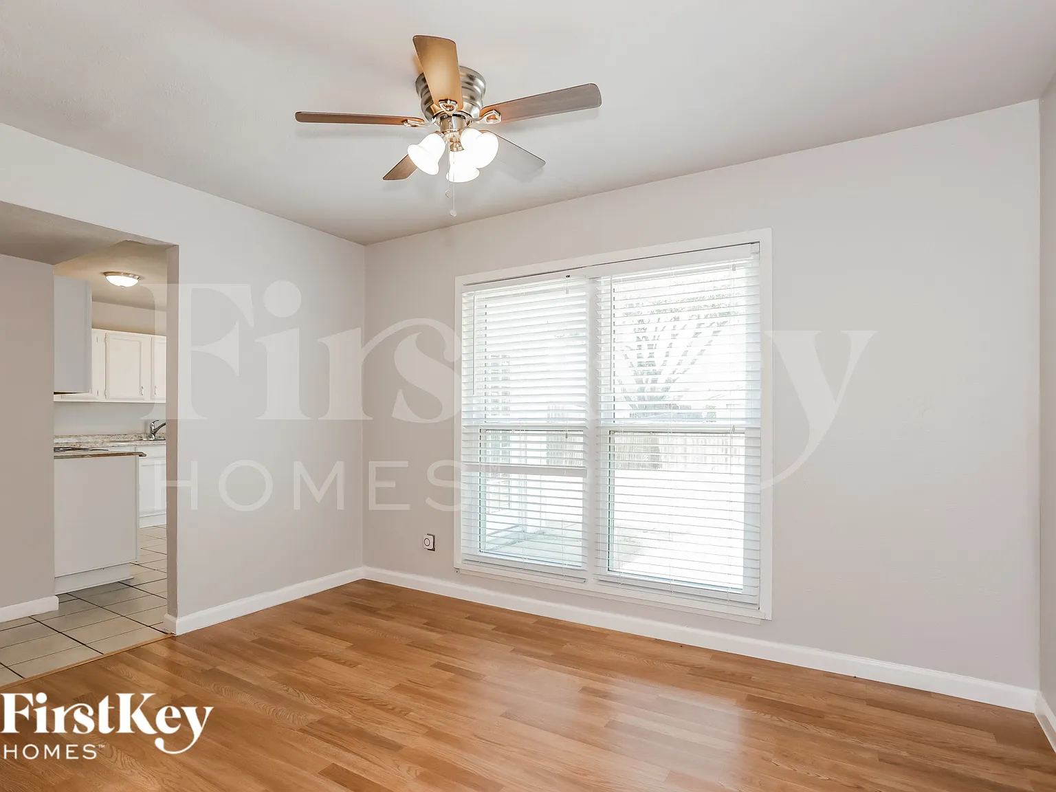 3 bed, 2.0 bath, 1644 sqft, $2,240 — Photo 4