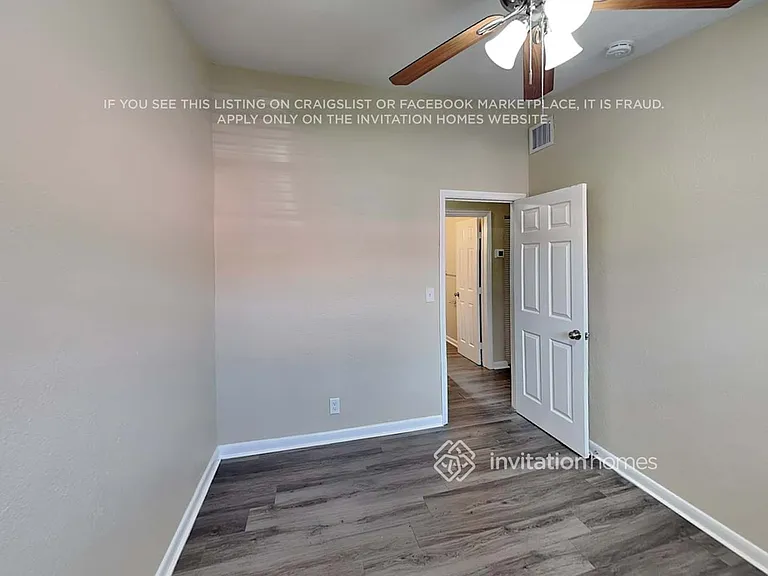1633 NW 15th Pl — Photo 10