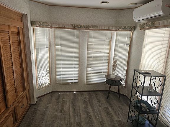 4th image of 325 Calusa St #413