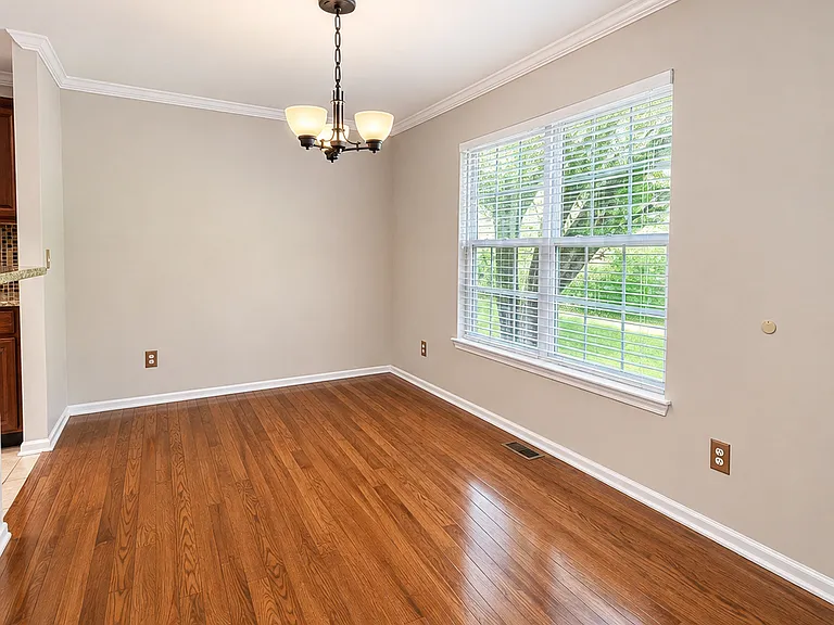 116 Wallace Ct — Photo 6
