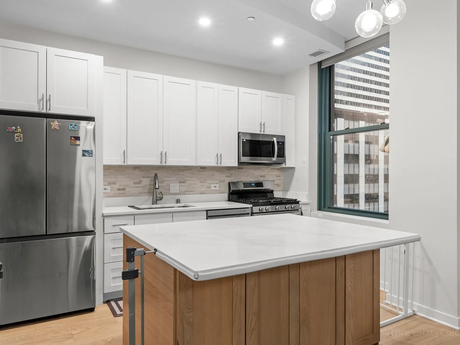 2 bed, 1100 sqft, $3,200 — Photo 3