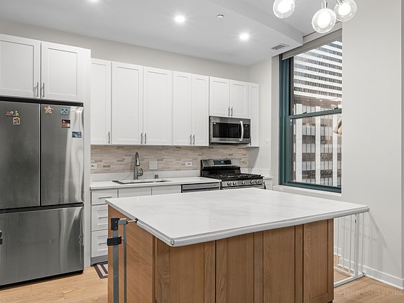3rd image of 208 W Washington St APT 912
