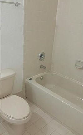 2nd image of 1539 SE 27th St Unit 102