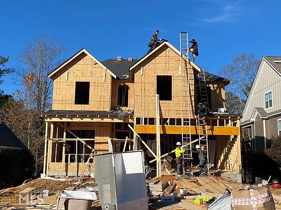 5th image of 204 Wooded Glen Ln
