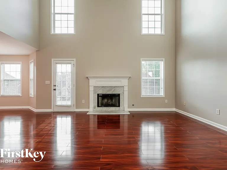 1528 Park Knoll Trl — Photo 2
