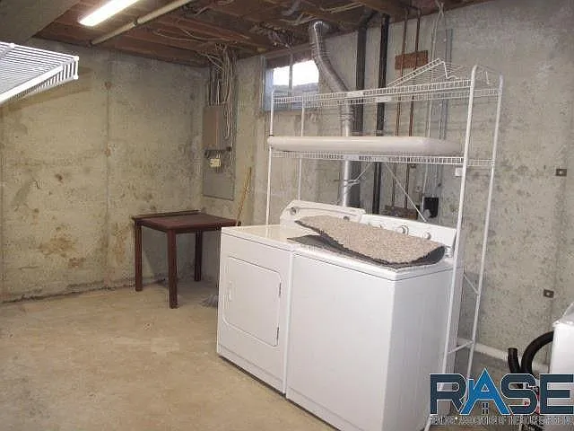 5716 W 56th St — Photo 7