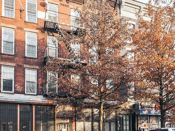 2nd image of 131 Tompkins Ave APT 2