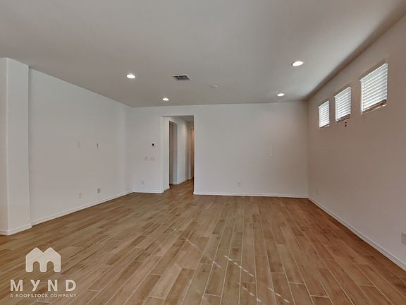 5th image of 9967 W Whitton Ave