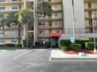 3661 Via Poinciana APT 211, Lake Worth, FL 33467