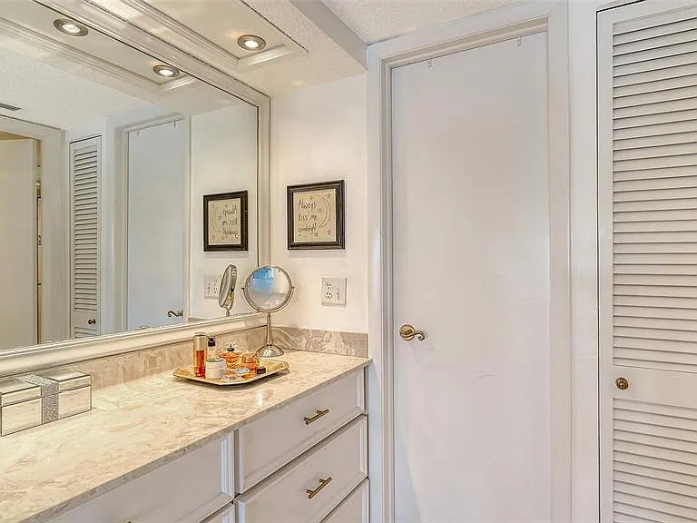 1355 S Portofino Dr #103 — Photo 38