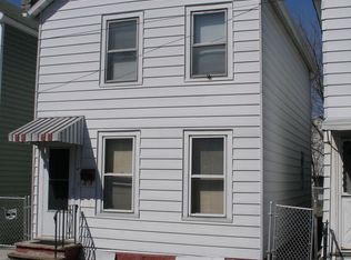 14 Andrewsville Ct, Watervliet, NY 12189