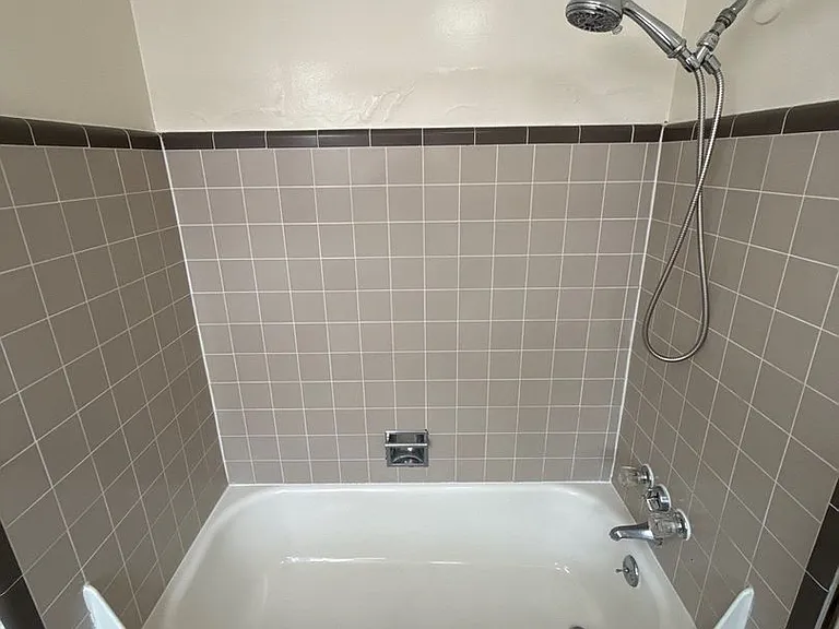 1835 Beach Ave NE #8 — Photo 15