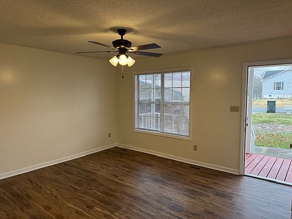 Living Room
Main rooms all have new luxury vinyl floors for easy maintenance.