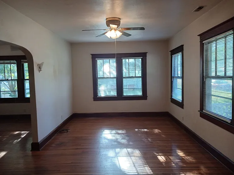 305 Old Point Ave — Photo 4