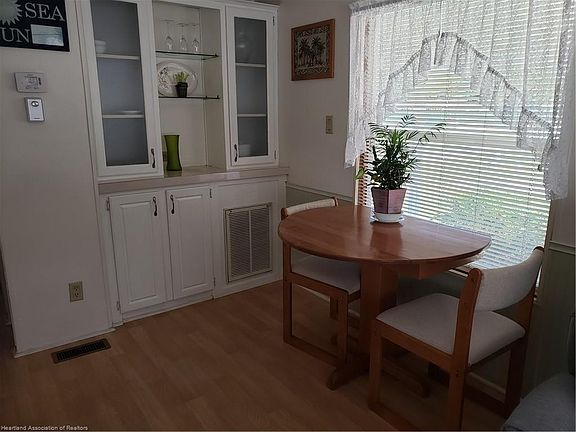 5th image of 30 Pryor Ln