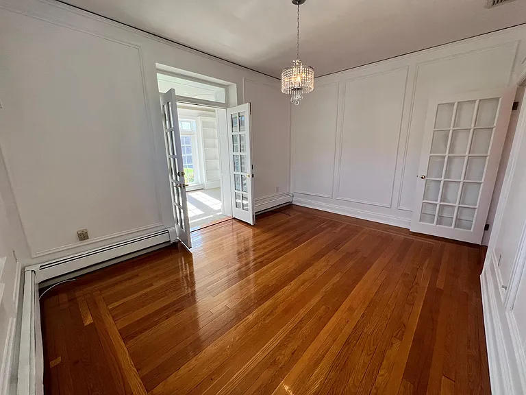 375 Lloyd Ave #1B — Photo 3